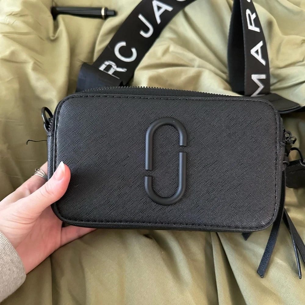 Marc Jacobs | Bags | Marc Jacobs Black Snapshot Bag | Poshmark